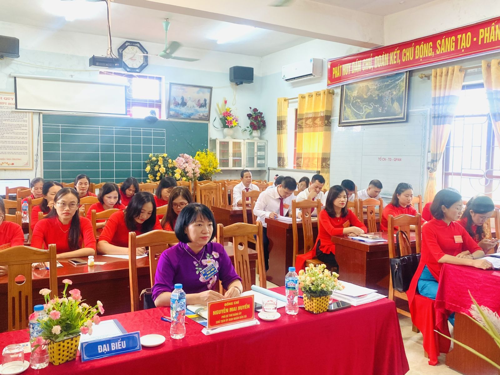 ĐẠI HỘI CHI BỘ TRƯỚNG THPT HÒA BÌNH NHIỆM KỲ 2025 - 2030:  PHÁT HUY DÂN CHỦ, ĐOÀN KẾT, CHỦ ĐỘNG, SÁNG TẠO -  QUYẾT TÂM XÂY DỰNG CHI BỘ TRONG SẠCH, VỮNG MẠNH