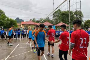 GIAO LƯU CÁC CLB VĂN NGHỆ, THỂ THAO - THPT HÒA BÌNH KẾT NỐI ĐAM MÊ