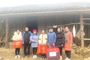 Trường THPT Hòa Bình thực hiện chăm lo, hỗ trợ học sinh hộ nghèo, học sinh có hoàn cảnh khó khăn Tết Nguyên đán – Giáp Thìn 2024